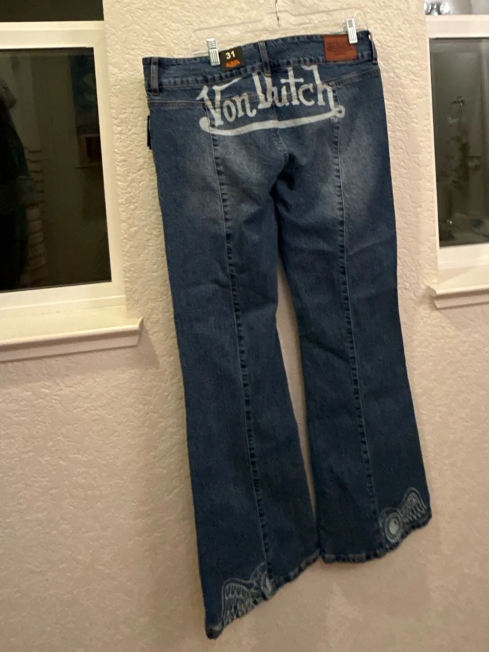 NWT Von Dutch Flare Jeans Y2K Inspired Flying “Eye Balls”Frosted Flared Red Logo - Picture 15 of 17